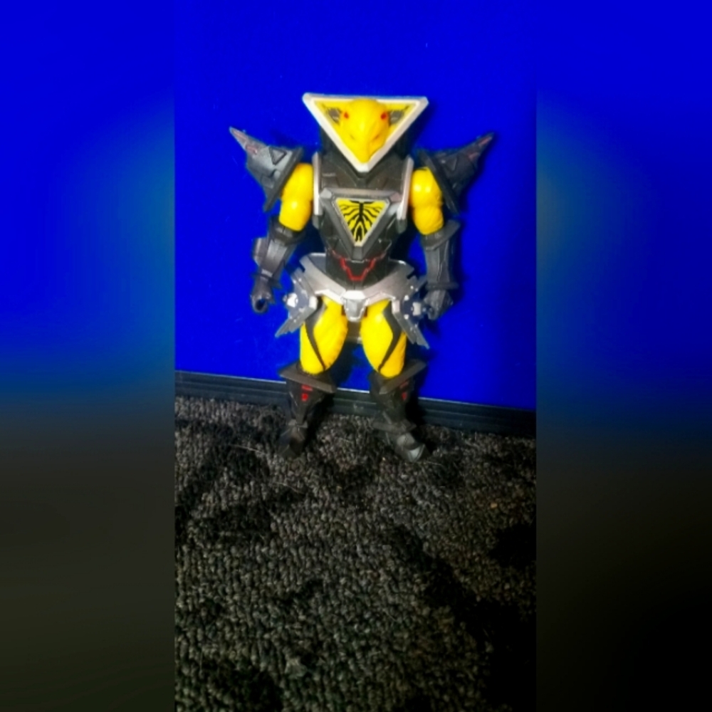 Power Ranger 2018 villain Yellow and Black Kids Action Figure Toy